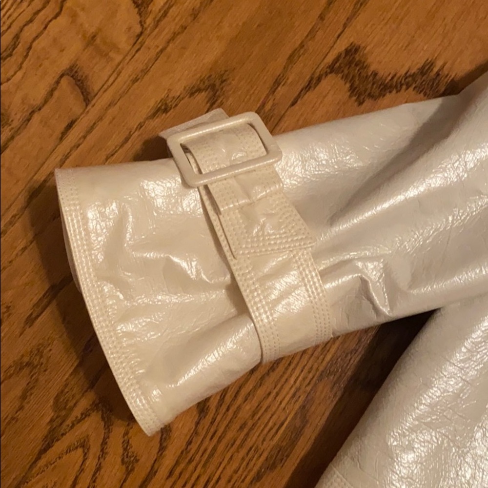 White Jacket - Picture 2 of 7